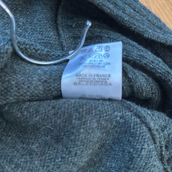 Balenciaga knit wool turtleneck sweater with flattering slight flare at … - Picture 5 of 6